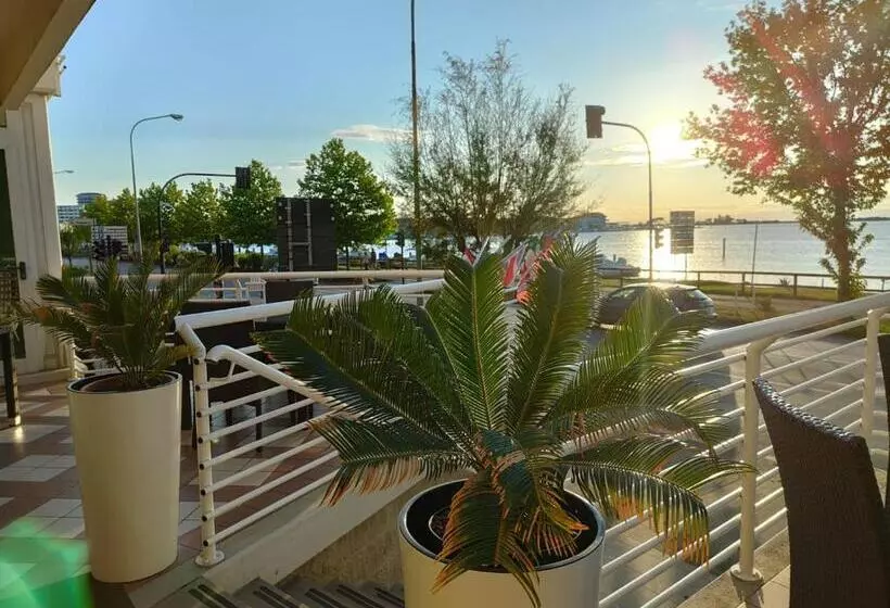 Fotos del hotel Capri:  17