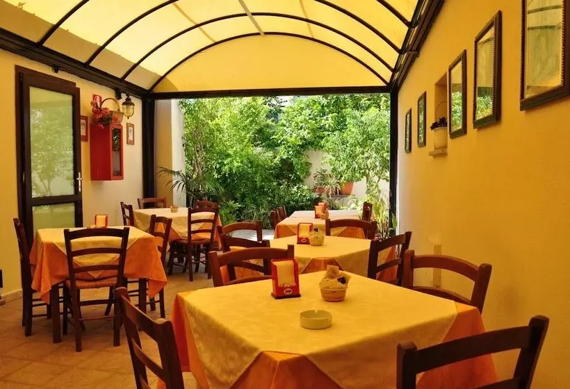 Fotos del hotel Cavour:  14