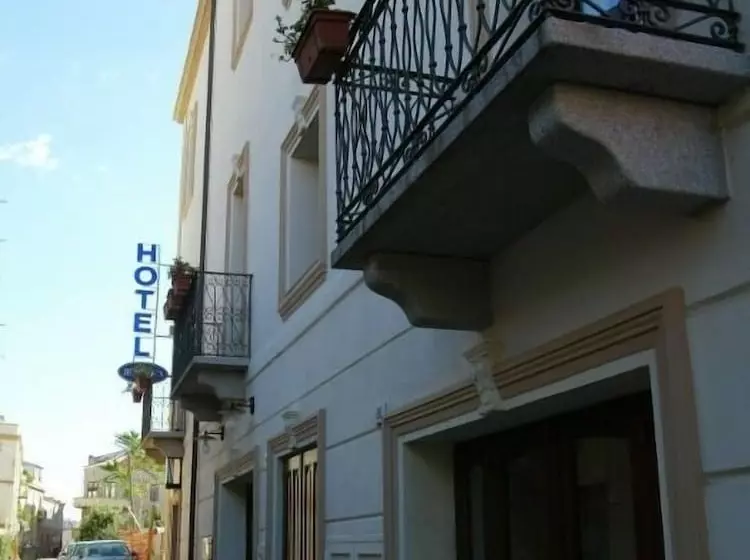 Fotos del hotel Cavour:  9