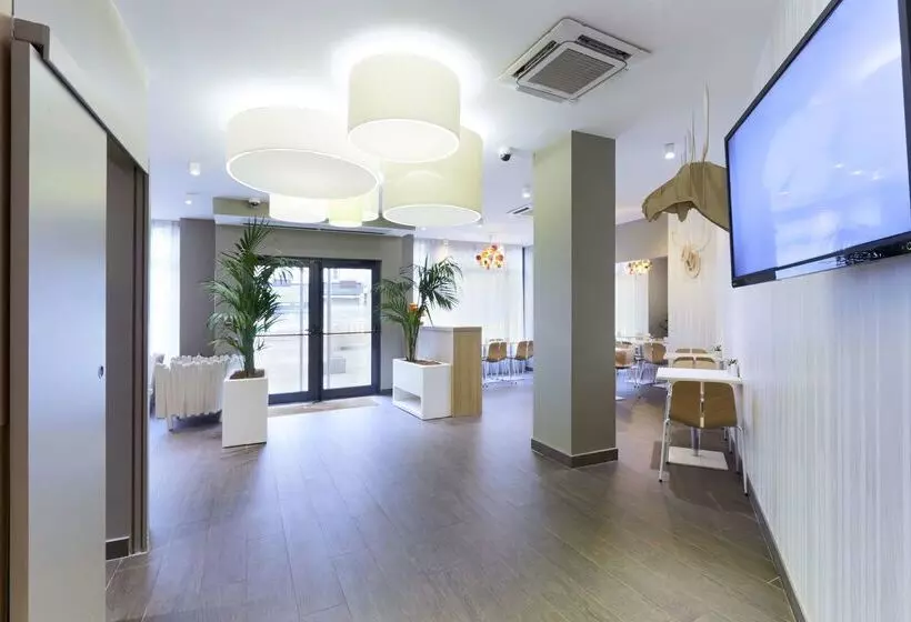 Fotos del hotel Kyriad Paris 18 - Porte De Clignancourt - Montmartre:  3