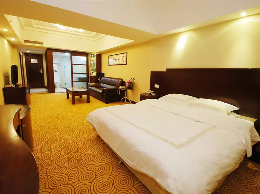 Fotos del hotel Overseas Chinese Friendship:  11