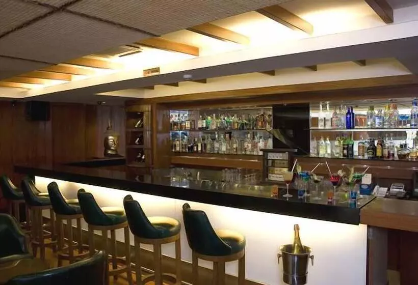 Fotos del hotel Shilton Royale:  13