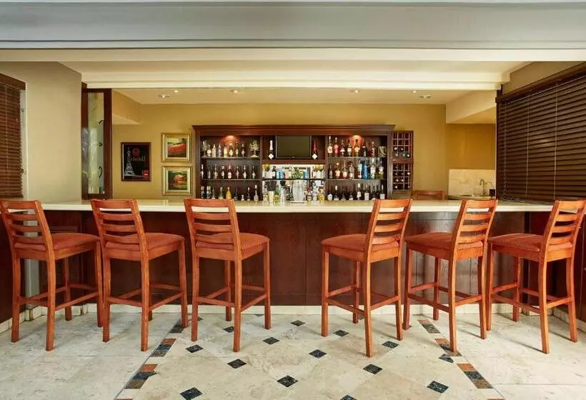 Fotos del hotel Stayeasy Century City:  6