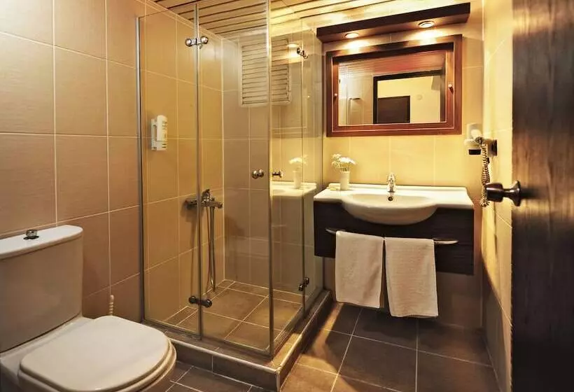 Fotos del hotel üstün Otel Alsancak:  4