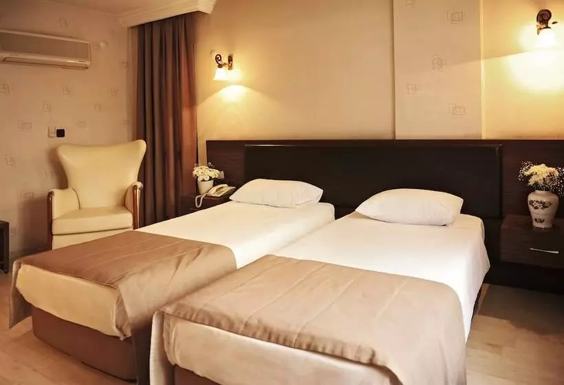 Fotos del hotel üstün Otel Alsancak:  17