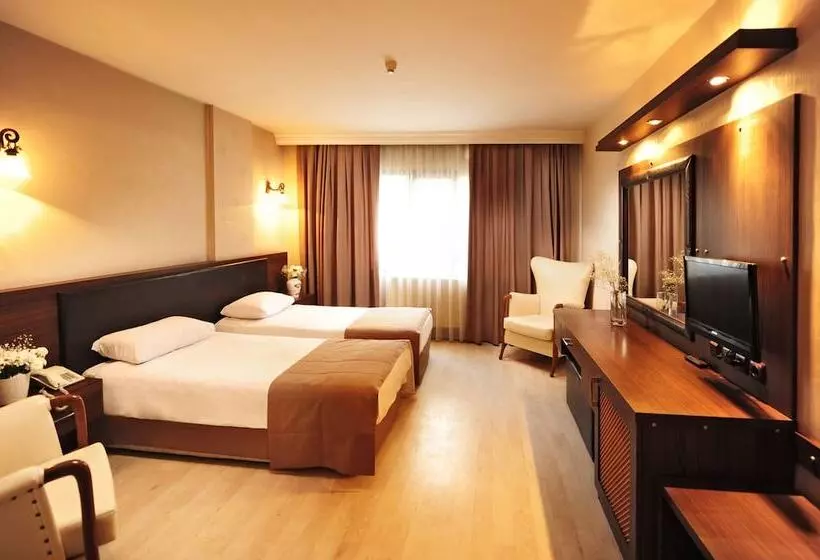 Fotos del hotel üstün Otel Alsancak:  12