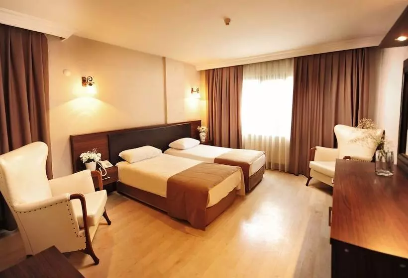 üstün Otel Alsancak