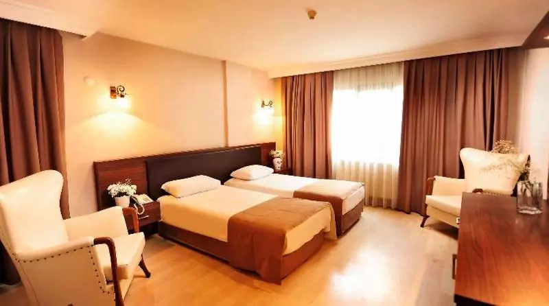 Fotos del hotel üstün Otel Alsancak:  15