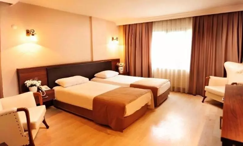 Fotos del hotel üstün Otel Alsancak:  25