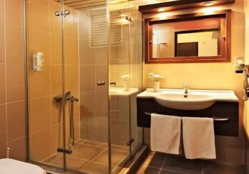 Fotos del hotel üstün Otel Alsancak:  11