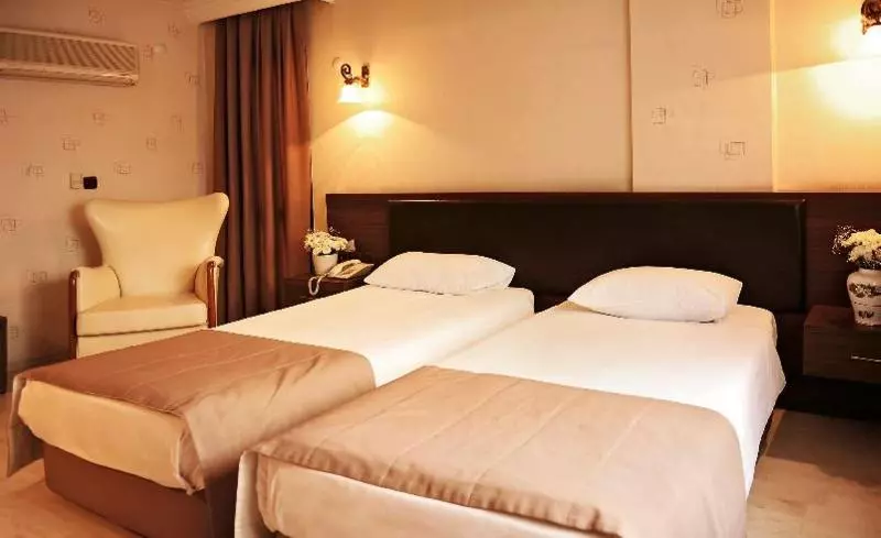 Fotos del hotel üstün Otel Alsancak:  21