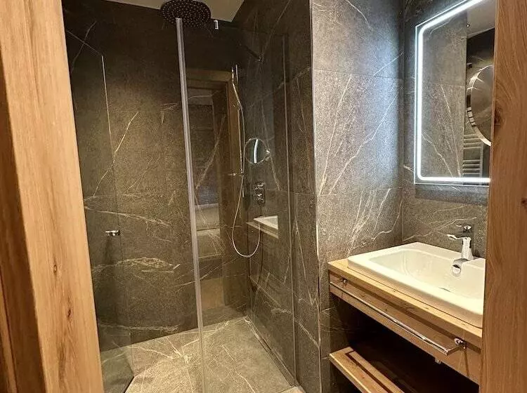 Fotos del hotel Alpin-hotel Schrofenblick:  23