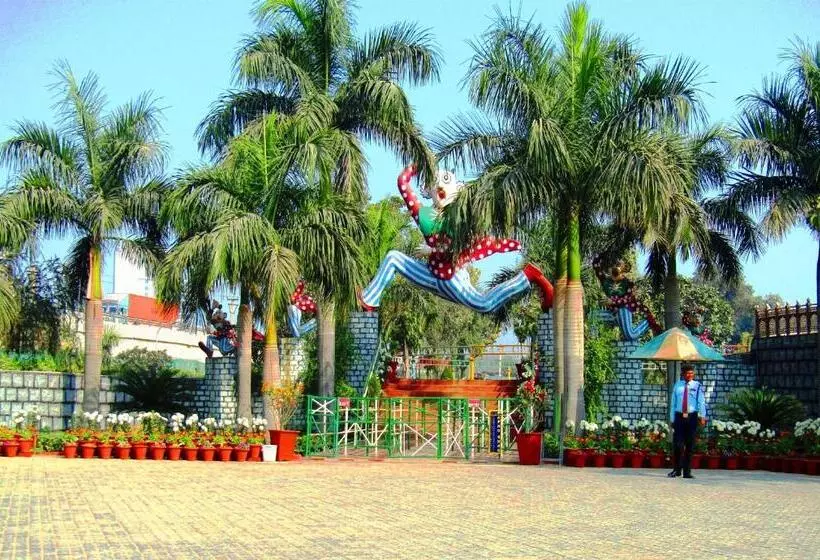Fotos del hotel Aapno Ghar Resort & Amusement Park:  2