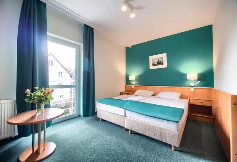 Fotos del hotel Villa Taaakaryba:  4