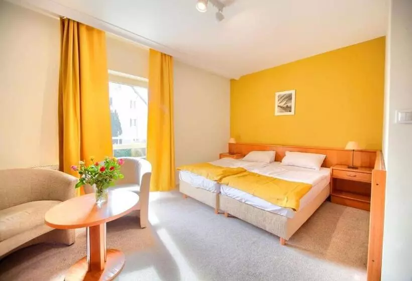 Fotos del hotel Villa Taaakaryba:  9