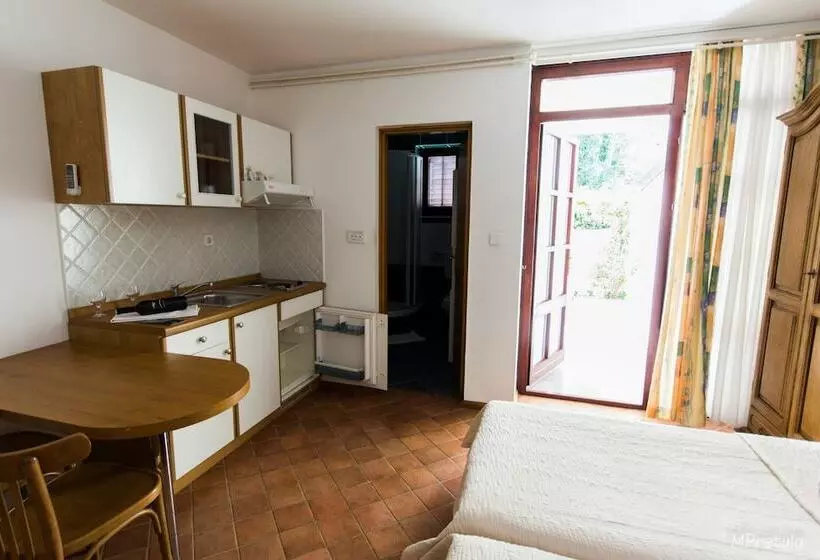 Fotos del hotel Apartments And Rooms Degra:  7