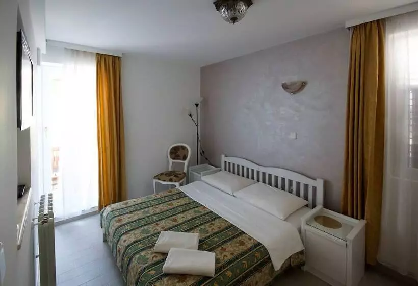 Fotos del hotel Apartments And Rooms Degra:  11