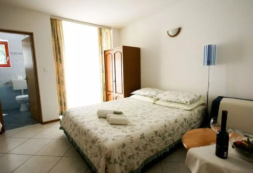 Fotos del hotel Apartments And Rooms Degra:  17