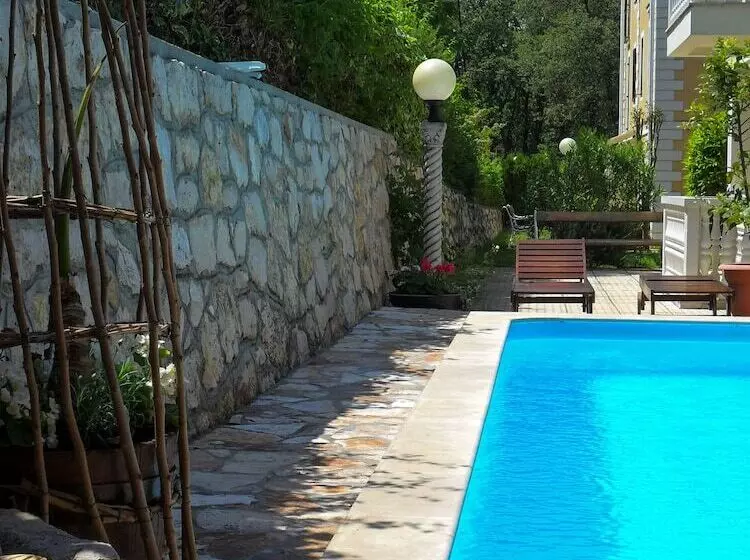 Fotos del hotel Apartments And Rooms Degra:  6