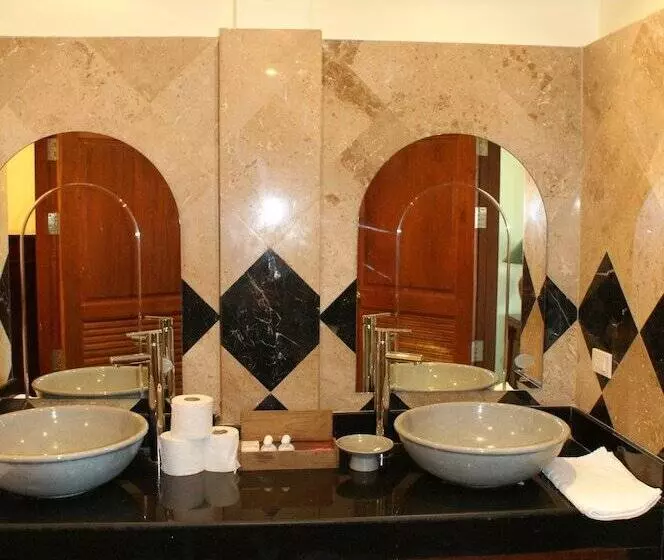 Fotos del hotel Prince Edouard Apartments & Resort:  14