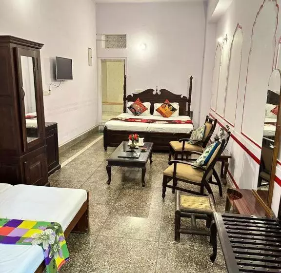 Rawla Mrignayani Palace