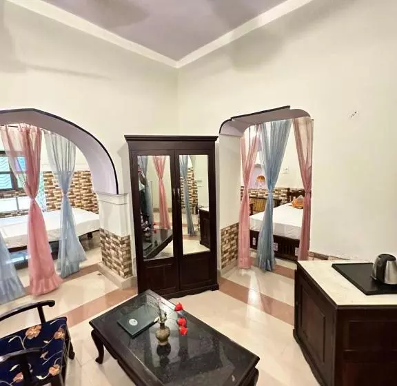 Fotos del hotel Rawla Mrignayani Palace:  6