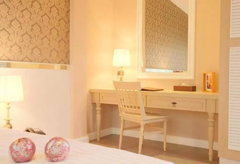 Fotos del hotel The Raya Surawong Bangkok:  2