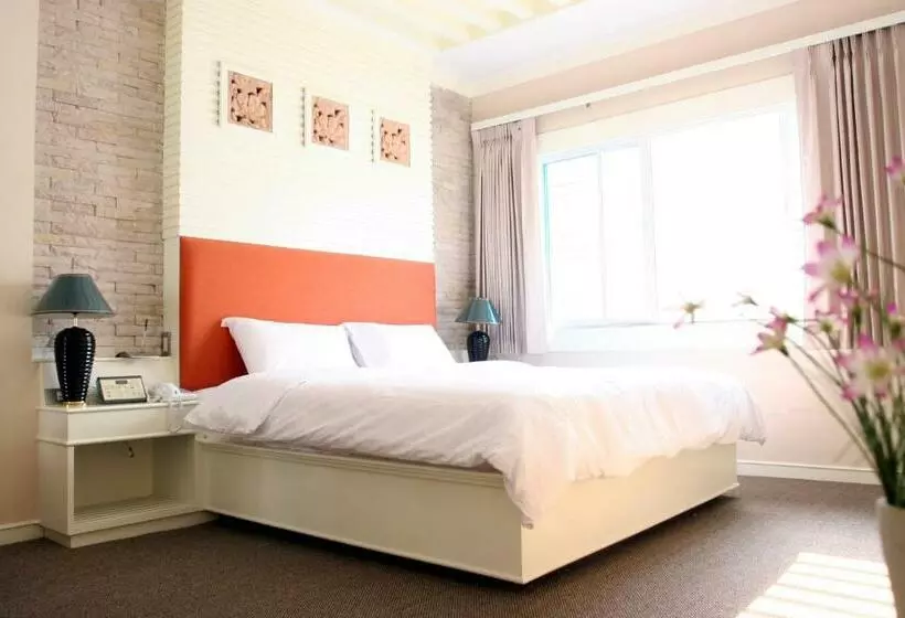 Fotos del hotel The Rich:  18