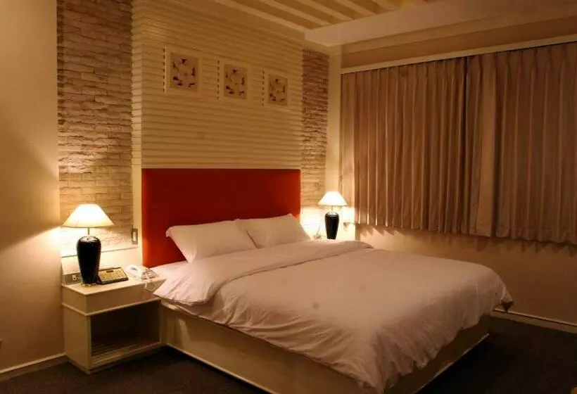 Fotos del hotel The Rich:  6