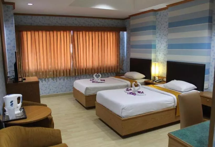 Fotos del hotel The Rich:  15