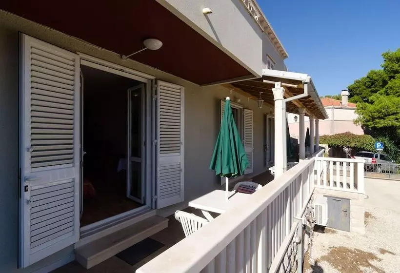 Fotos del hotel Kusalo Apartments:  11