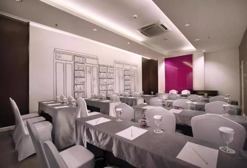 Fotos del hotel Fave Melawai:  17