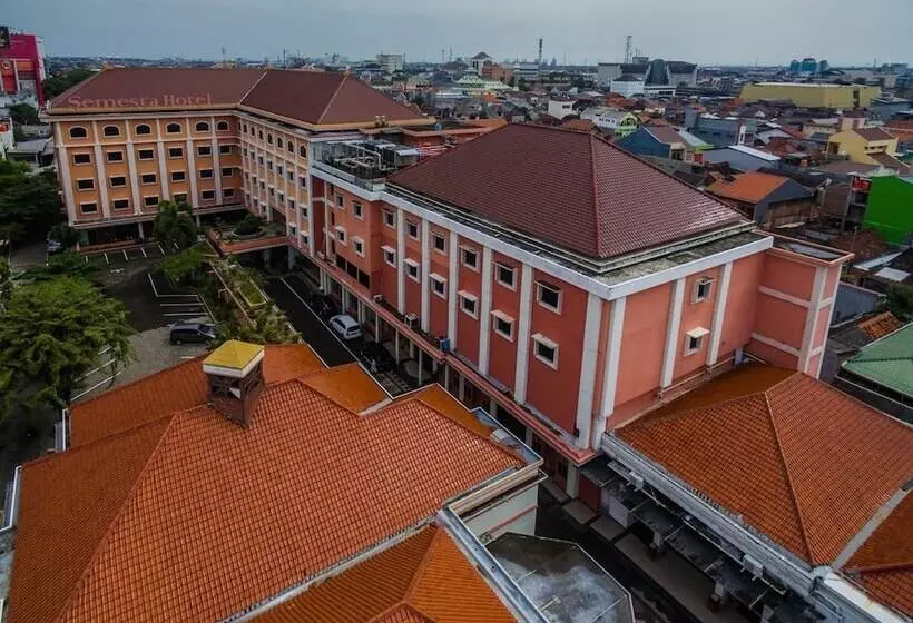 Fotos del hotel Phi Semesta:  10