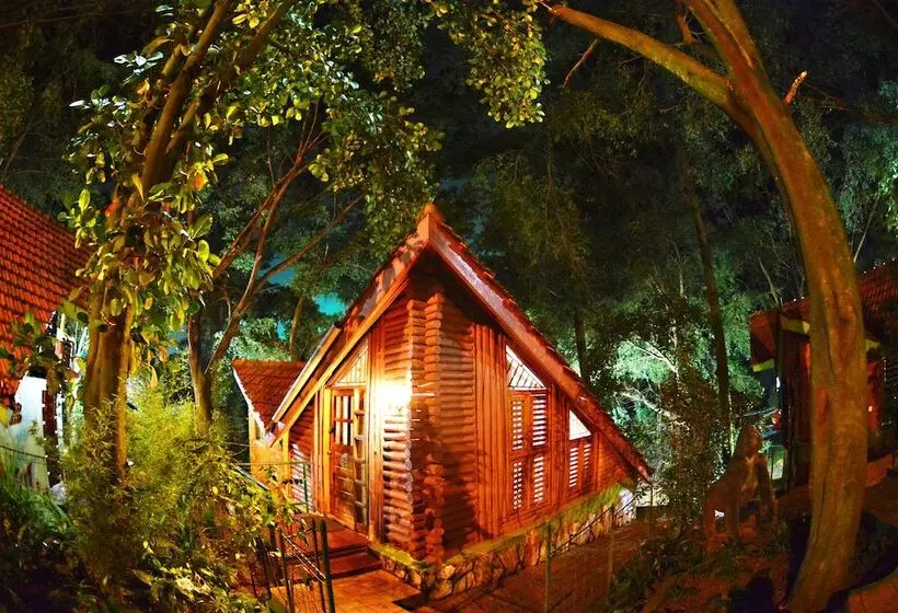 Fotos del hotel Forest Cottages:  25