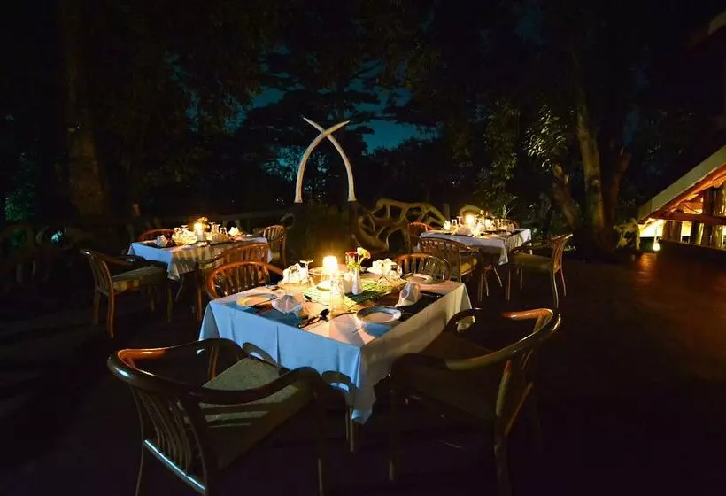 Fotos del hotel Forest Cottages:  8