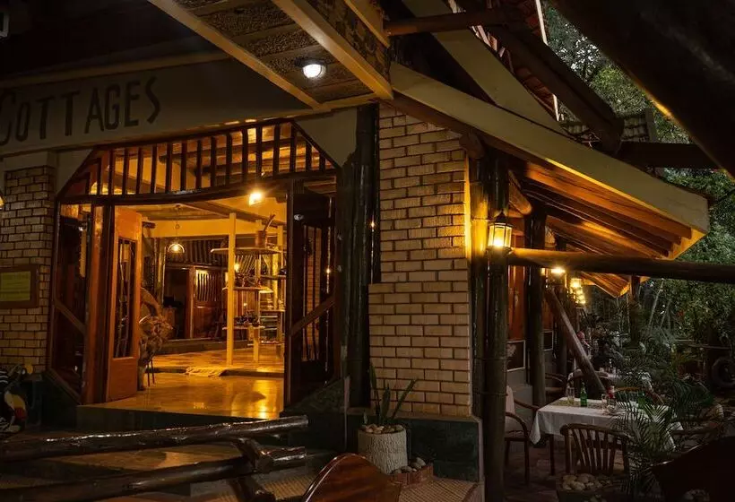 Fotos del hotel Forest Cottages:  16