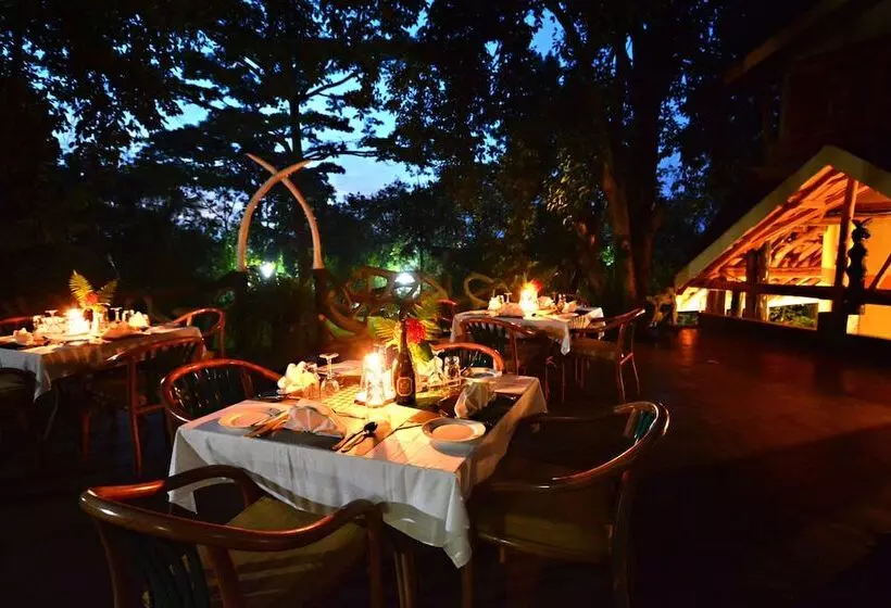 Fotos del hotel Forest Cottages:  13