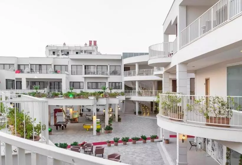 Fotos del hotel Ladies Beach Residence Family Suites:  23