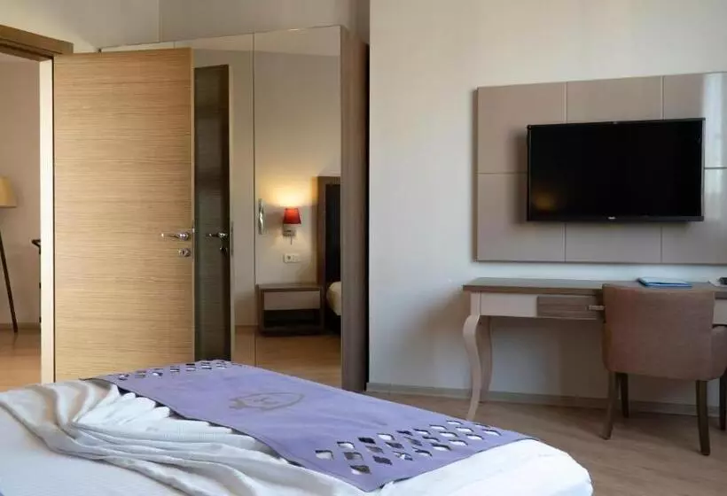 Fotos del hotel Ladies Beach Residence Family Suites:  11