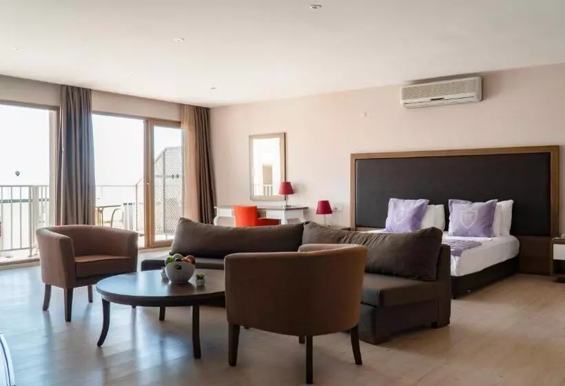 Fotos del hotel Ladies Beach Residence Family Suites:  22