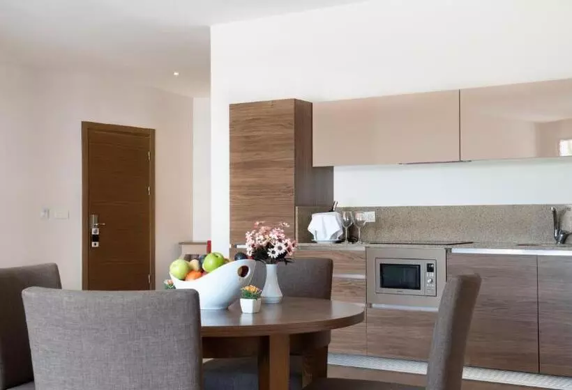 Fotos del hotel Ladies Beach Residence Family Suites:  16