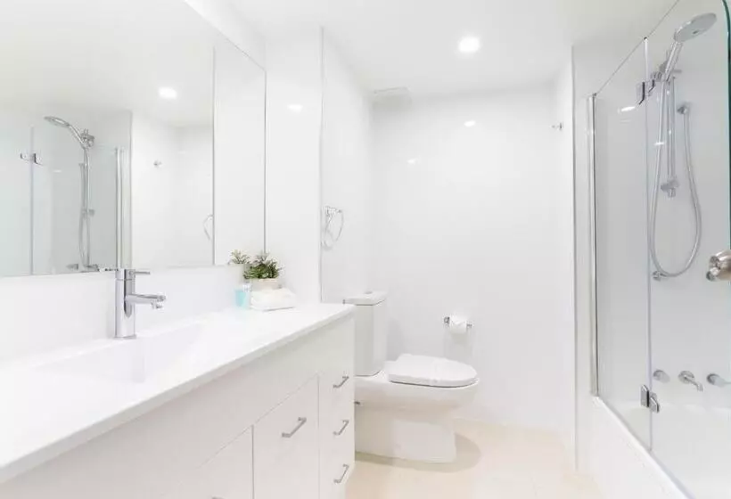 Fotos del hotel Breakers North Absolute Beachfront Apartments:  15