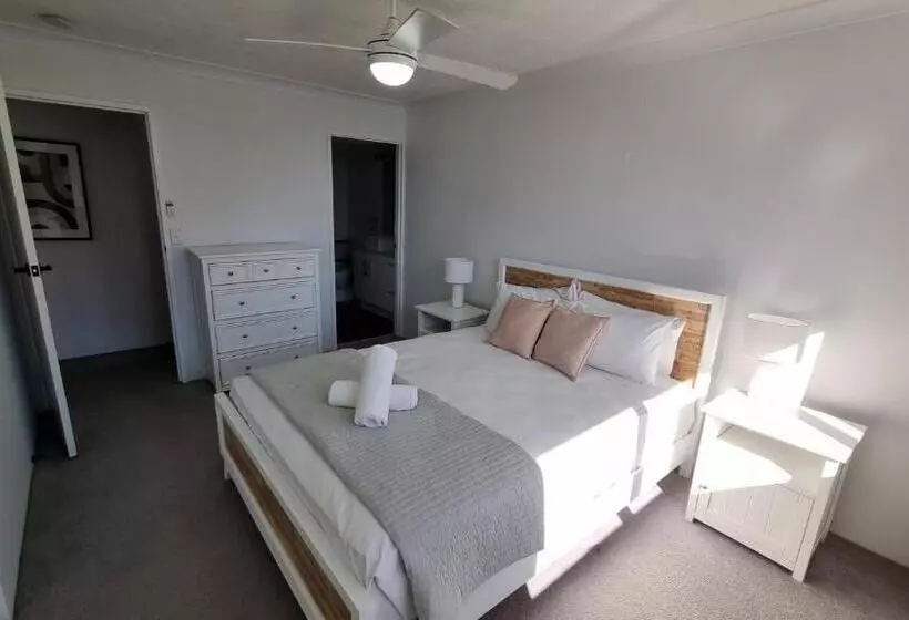 Fotos del hotel Breakers North Absolute Beachfront Apartments:  19