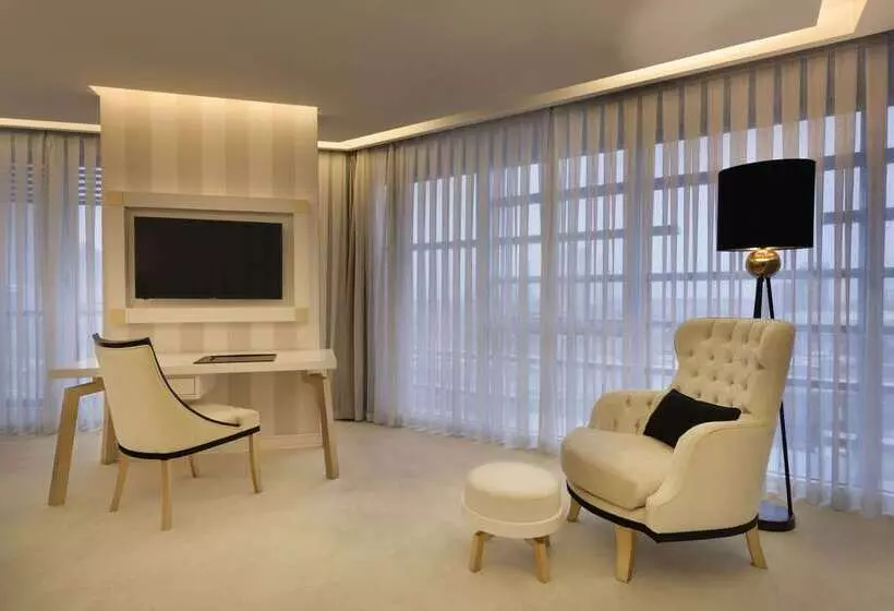 Fotos del hotel Ramada  & Suites By Wyndham Istanbul Sisli:  22