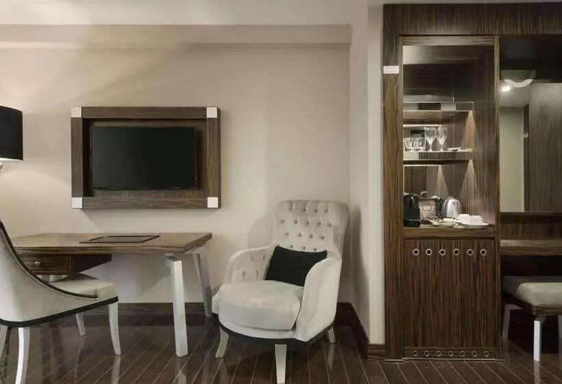 Fotos del hotel Ramada  & Suites By Wyndham Istanbul Sisli:  21