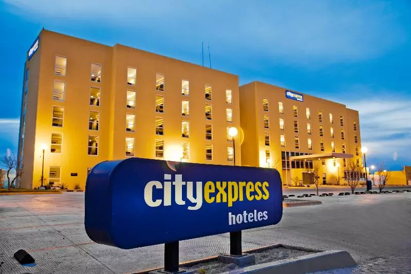 Fotos del hotel City Express La Paz:  9