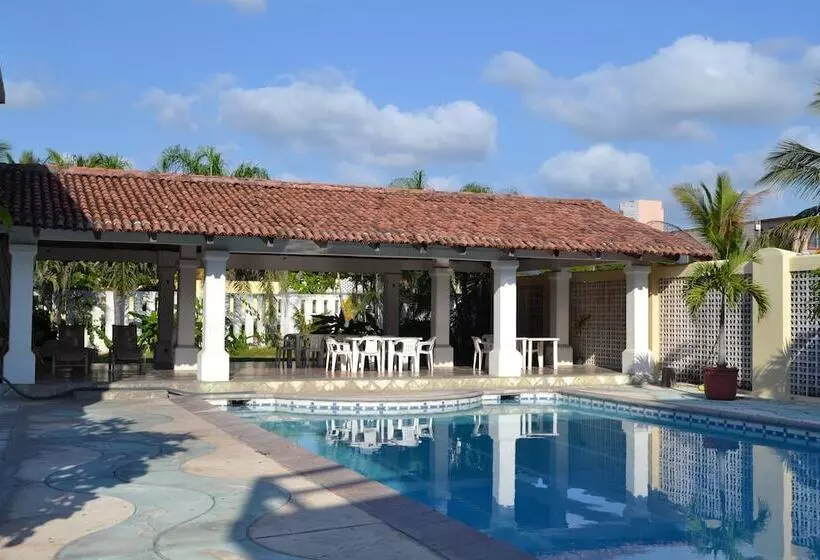 Fotos del hotel Concierge Plaza San Rafael:  6