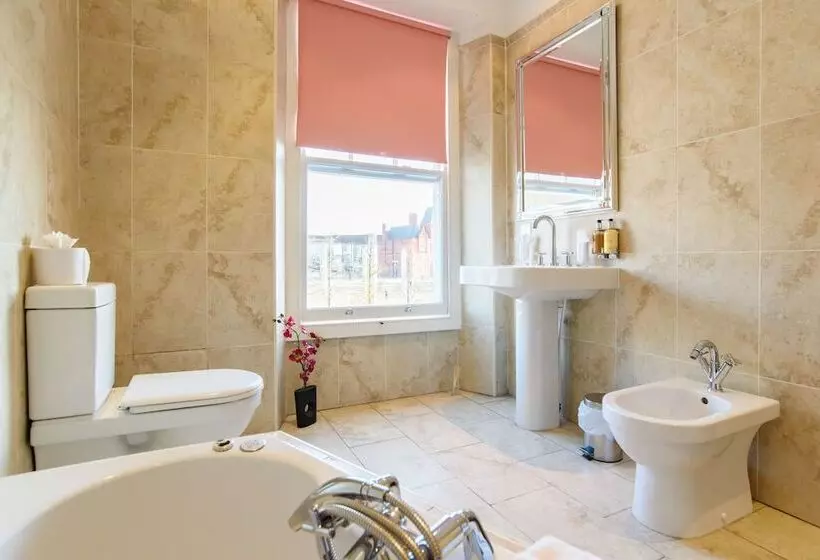 Fotos del hotel Jolyon S Boutique:  3