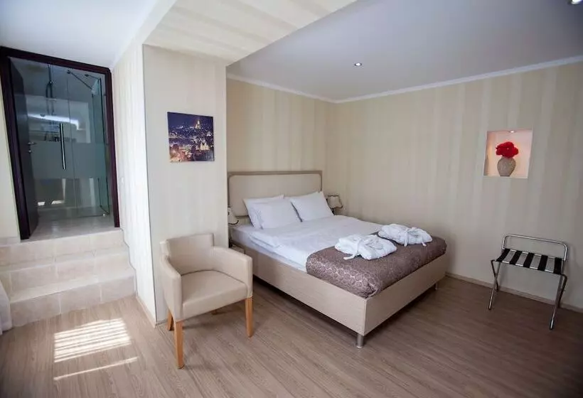 Fotos del hotel Rustaveli Palace:  10