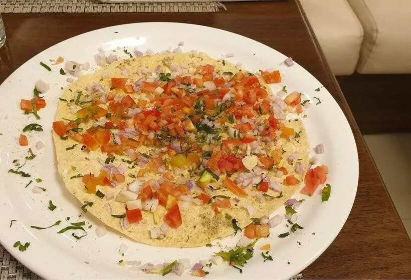 Fotos del hotel Collection O 30006 Ambawadi:  15